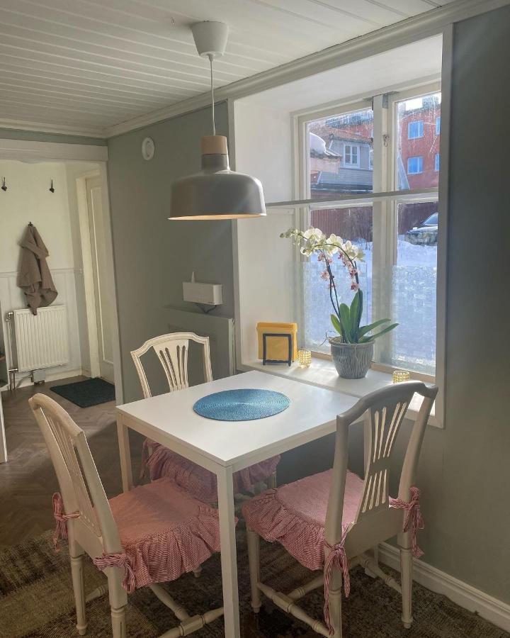 Gardshuset Mitt I Centrala Gaevle Eksteriør billede